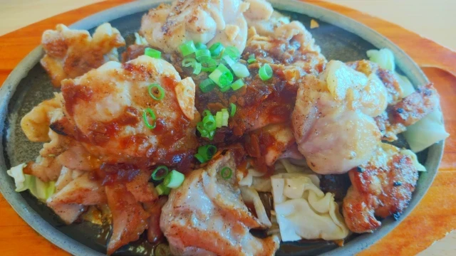 Joyfull's Mega-sized bite-sized chicken steak with garlic soy sauce ¥869 (¥955)