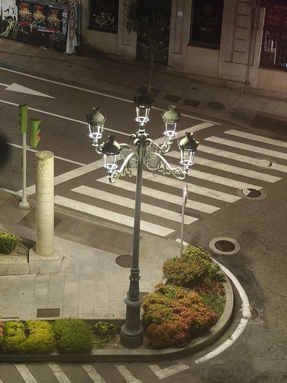 A picture of a lamppost at night in Vigo, Spain